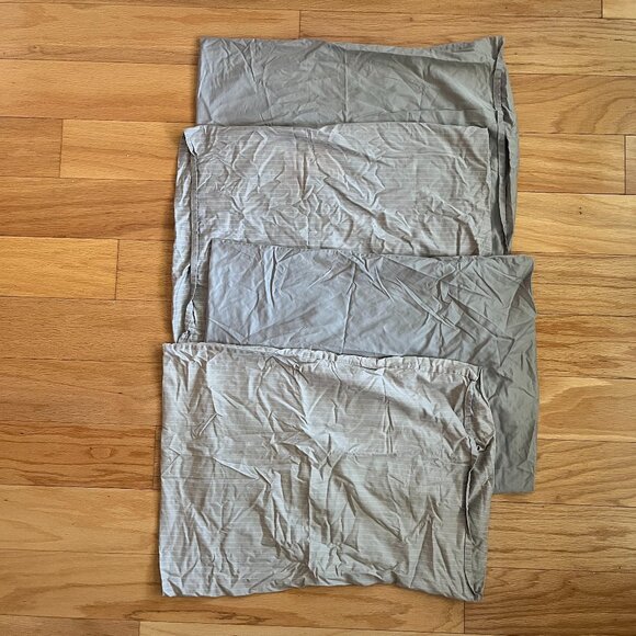 Set of 4 Brooklinen pillowcases - Picture 1 of 5